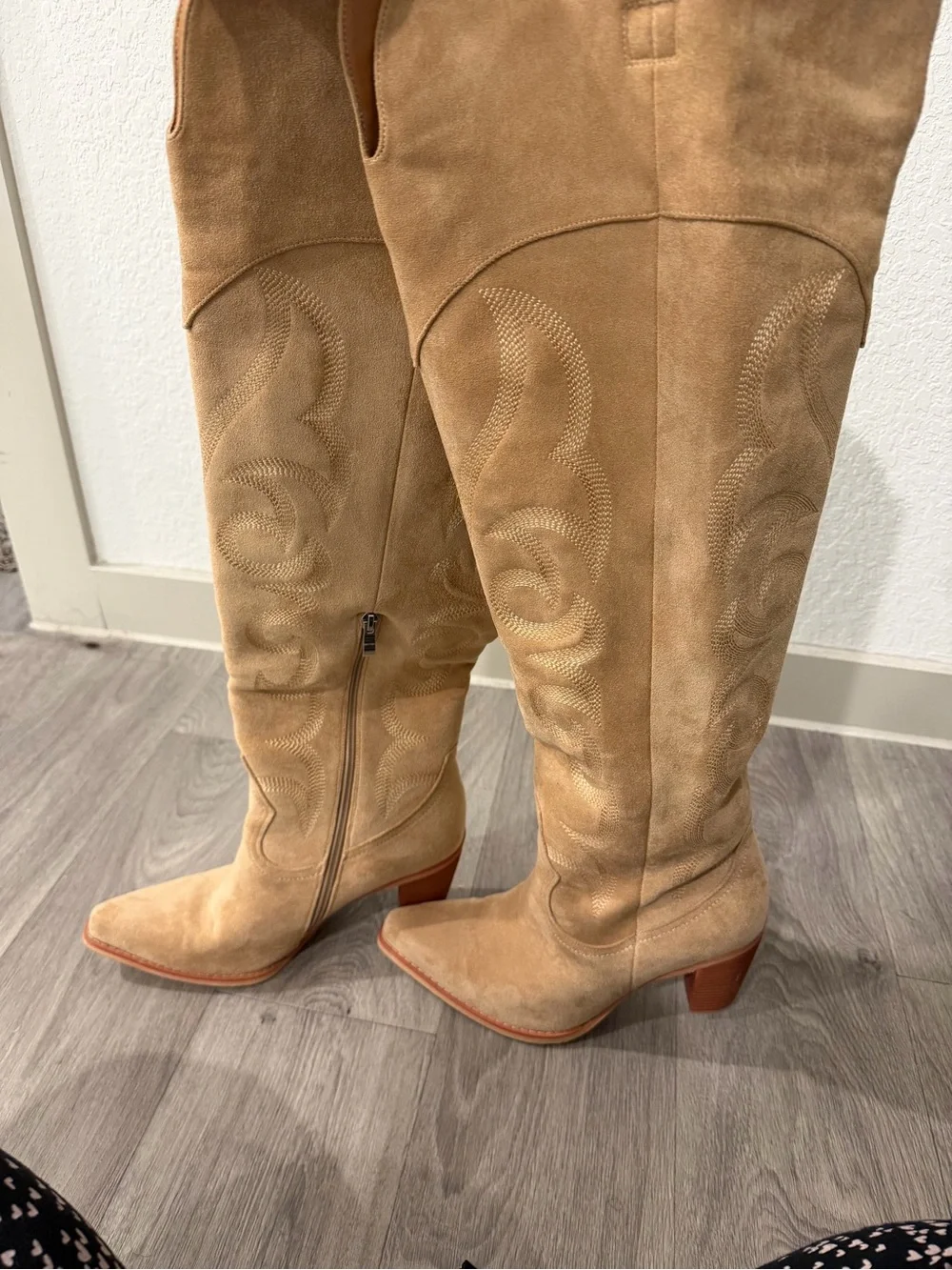 Wetkiss Tan Faux Suede Knee High Western Boots Women’s Size 10